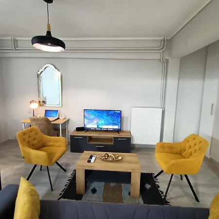 Urban Nest Apartment *